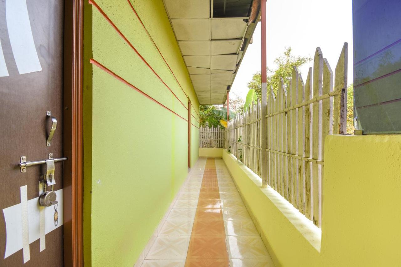 สปอต ออน 65135 โฮเต็ล สุวรรณา สมรัต ลอดจ์ Hotel Khamshet ภายนอก รูปภาพ